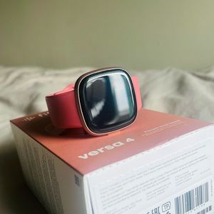 VERSA 4 FITBIT